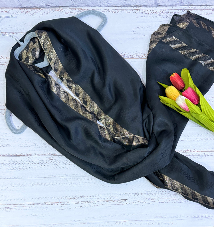 شال مشکی مارک حاشیه طلایی