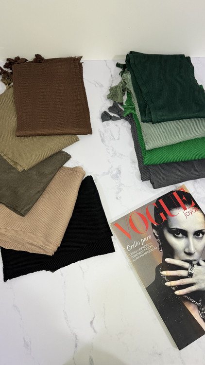 شال پلیسه میس مورال