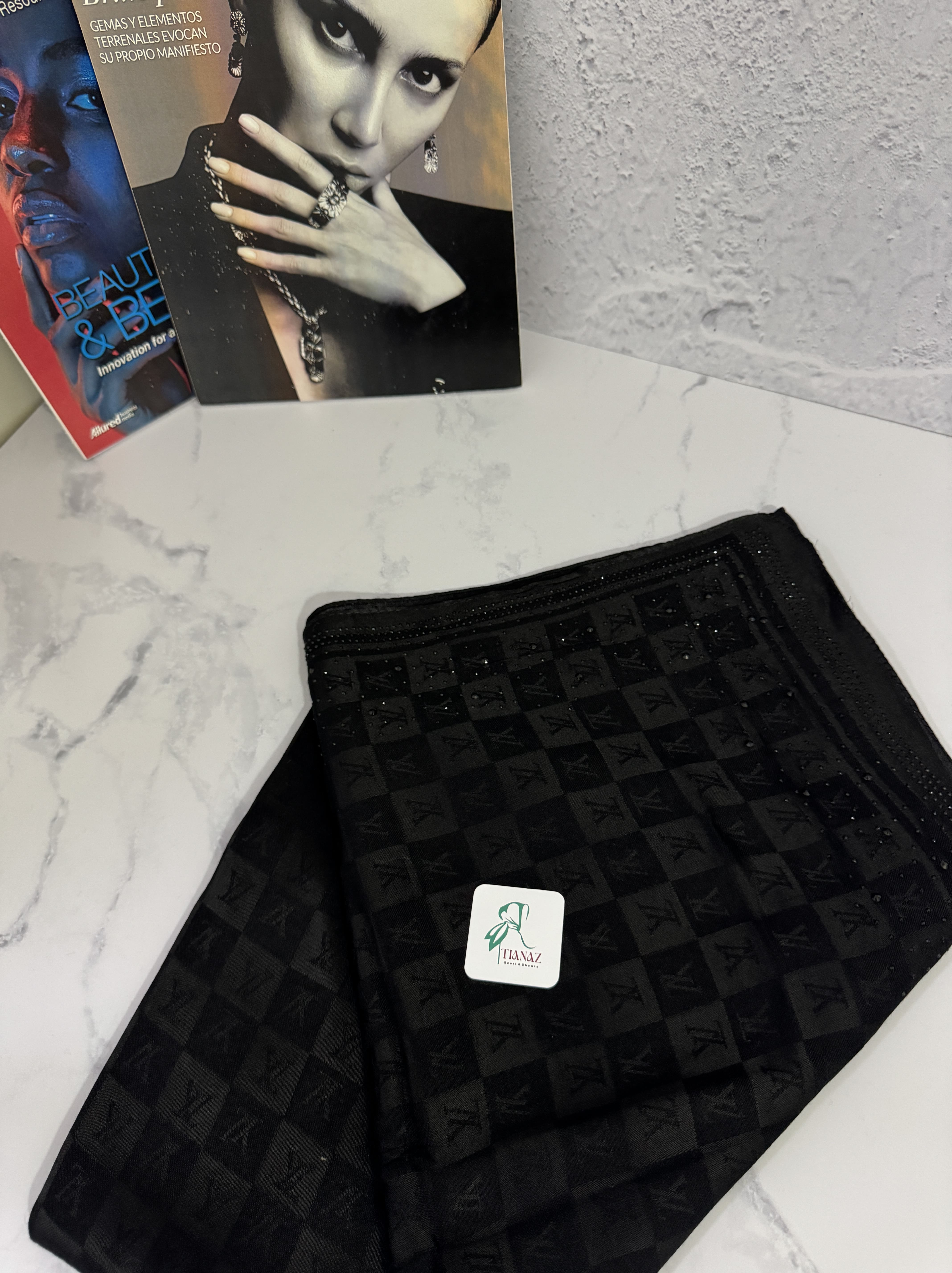 روسری مشکی دور نگین طرح لویی ویتون (ال وی) 1