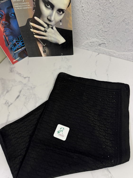 روسری مشکی دور نگین طرح cK